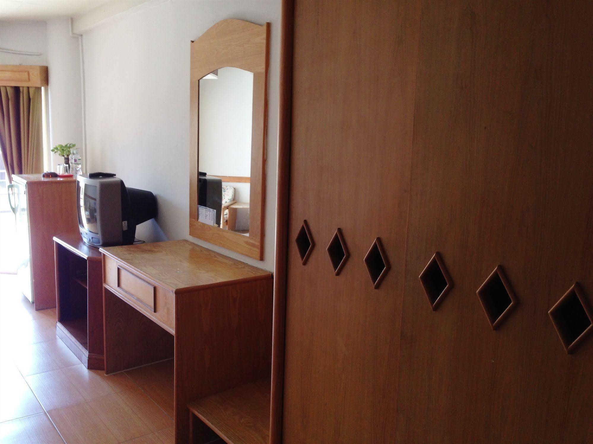 Skaw Beach Hotel Паттайя Экстерьер фото