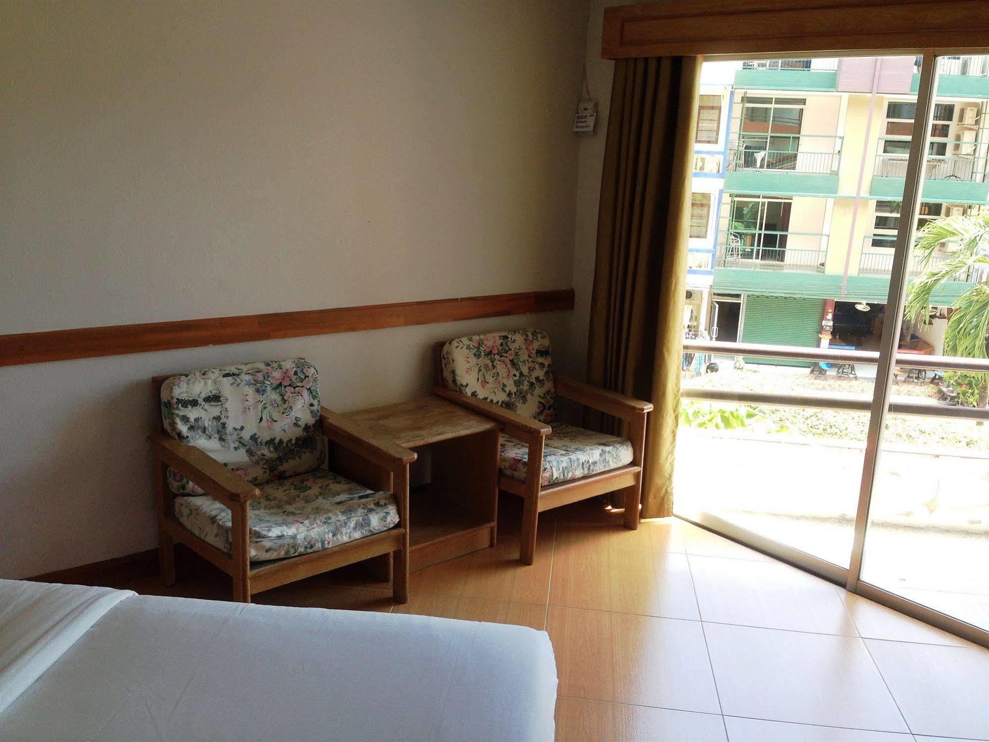 Skaw Beach Hotel Паттайя Экстерьер фото
